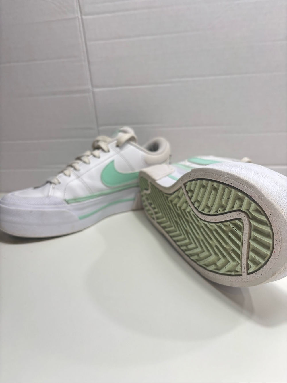 Nike Court Legacy Lift Platform Sneakers White Mint Foam Women's Size 6.5 - Picture 3 of 4